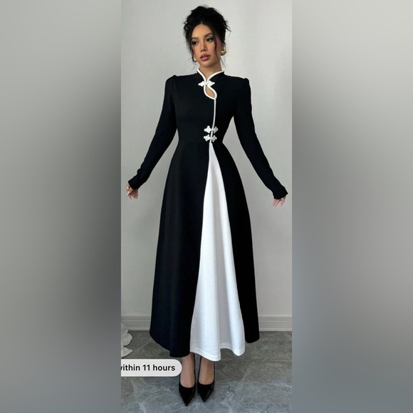 Elegant Retro Black and White Bubble Sleeve Patchwork Buttoned Maxi Dress - Picture 4 of 5